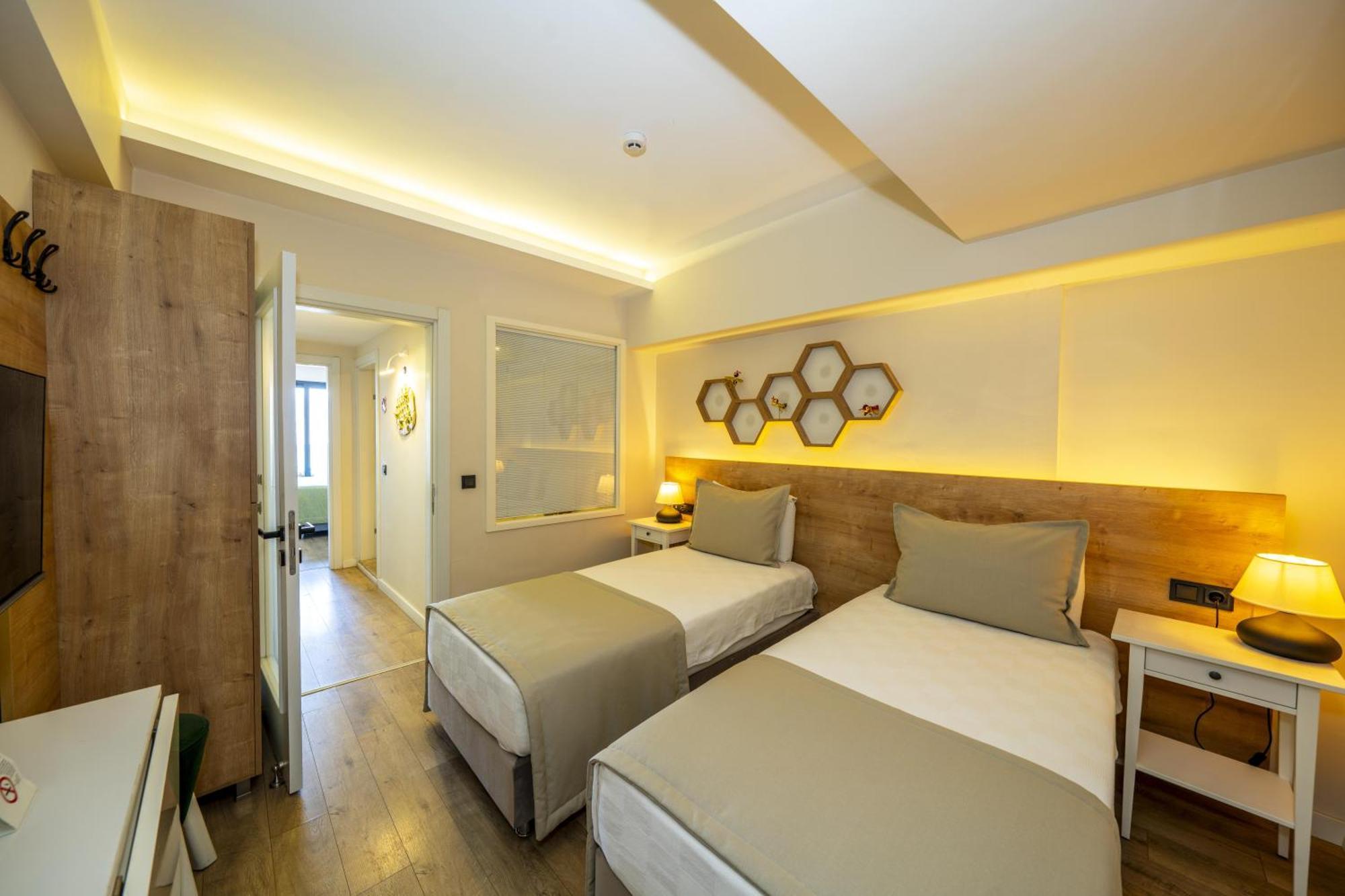Ece Marina Suites เฟทิเย ภายนอก รูปภาพ